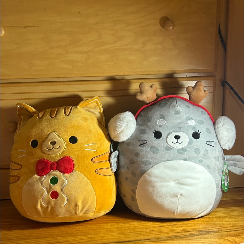 Christmas Squishmallows Yellow Cat and Gray Seal Set